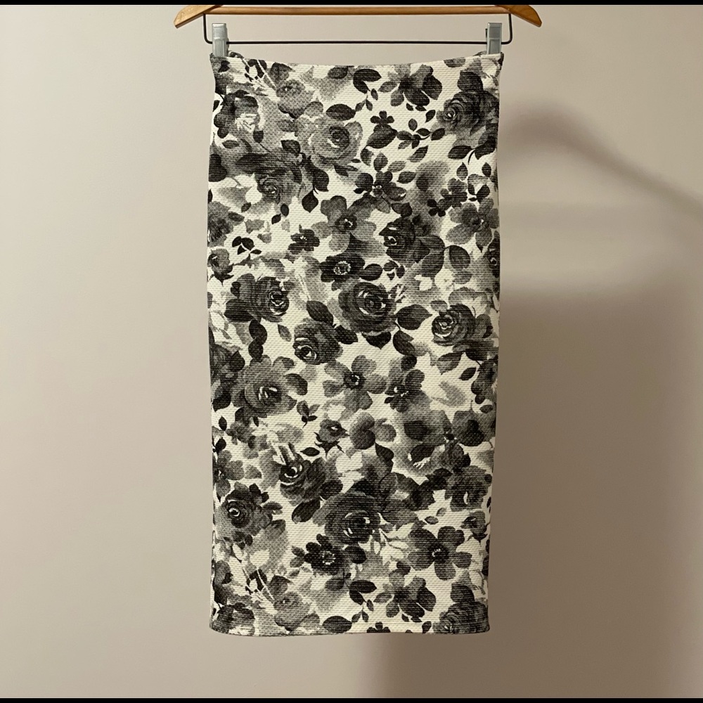 Breeze **sample design** floral print midi skirt